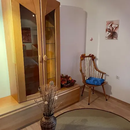 Schoene In Bahnhofsnaehe Fuer Urlaub, Studium Oder Arbeit *