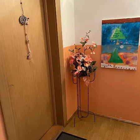 Lägenhet Schoene In Bahnhofsnaehe Fuer Urlaub, Studium Oder Arbeit *