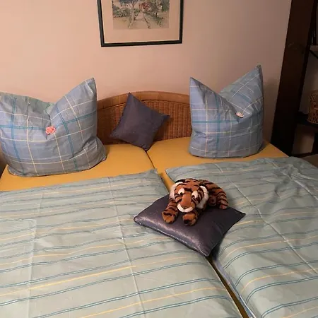 Appartement Schoene In Bahnhofsnaehe Fuer Urlaub, Studium Oder Arbeit *