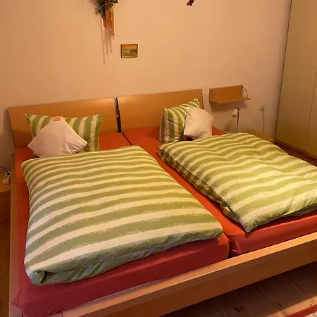 Schoene In Bahnhofsnaehe Fuer Urlaub, Studium Oder Arbeit Appartement