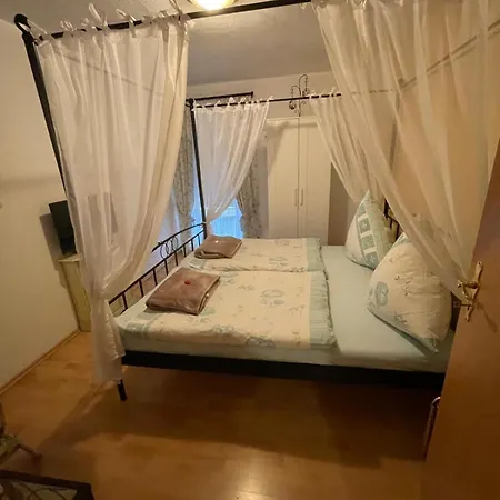 Appartement Schoene In Bahnhofsnaehe Fuer Urlaub, Studium Oder Arbeit *