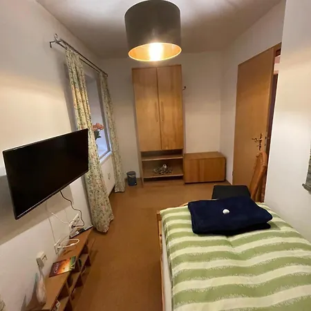 Appartement Schoene In Bahnhofsnaehe Fuer Urlaub, Studium Oder Arbeit *