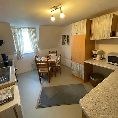 Appartement Schoene In Bahnhofsnaehe Fuer Urlaub, Studium Oder Arbeit