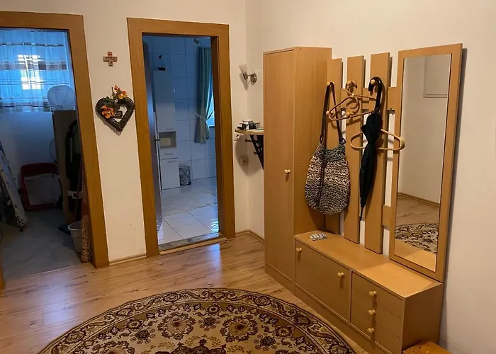 Schoene In Bahnhofsnaehe Fuer Urlaub, Studium Oder Arbeit Daire *