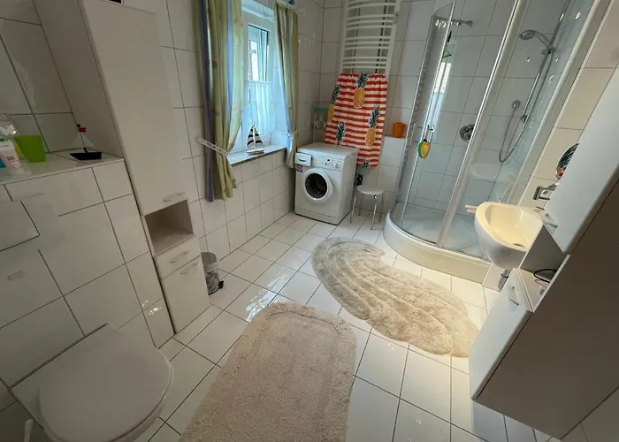 Schoene In Bahnhofsnaehe Fuer Urlaub, Studium Oder Arbeit Daire