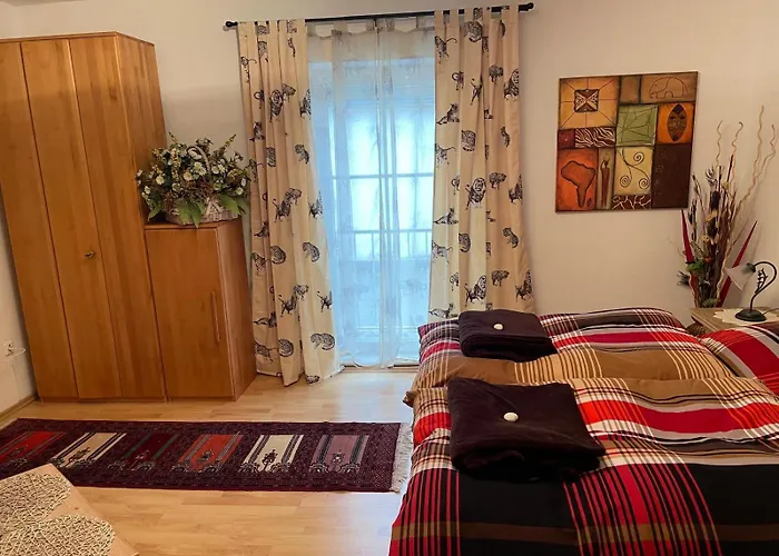 Schoene In Bahnhofsnaehe Fuer Urlaub, Studium Oder Arbeit Daire *